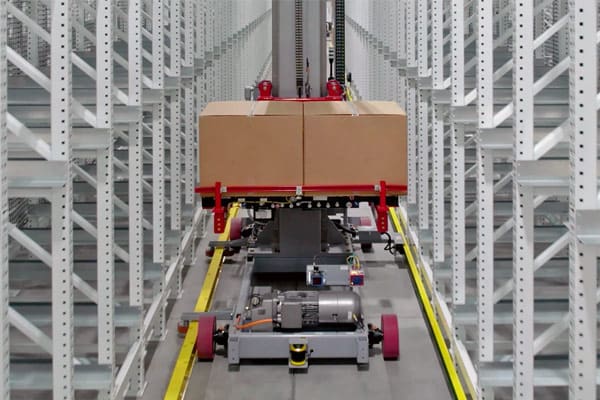 automated storage and retrieval system in warehous