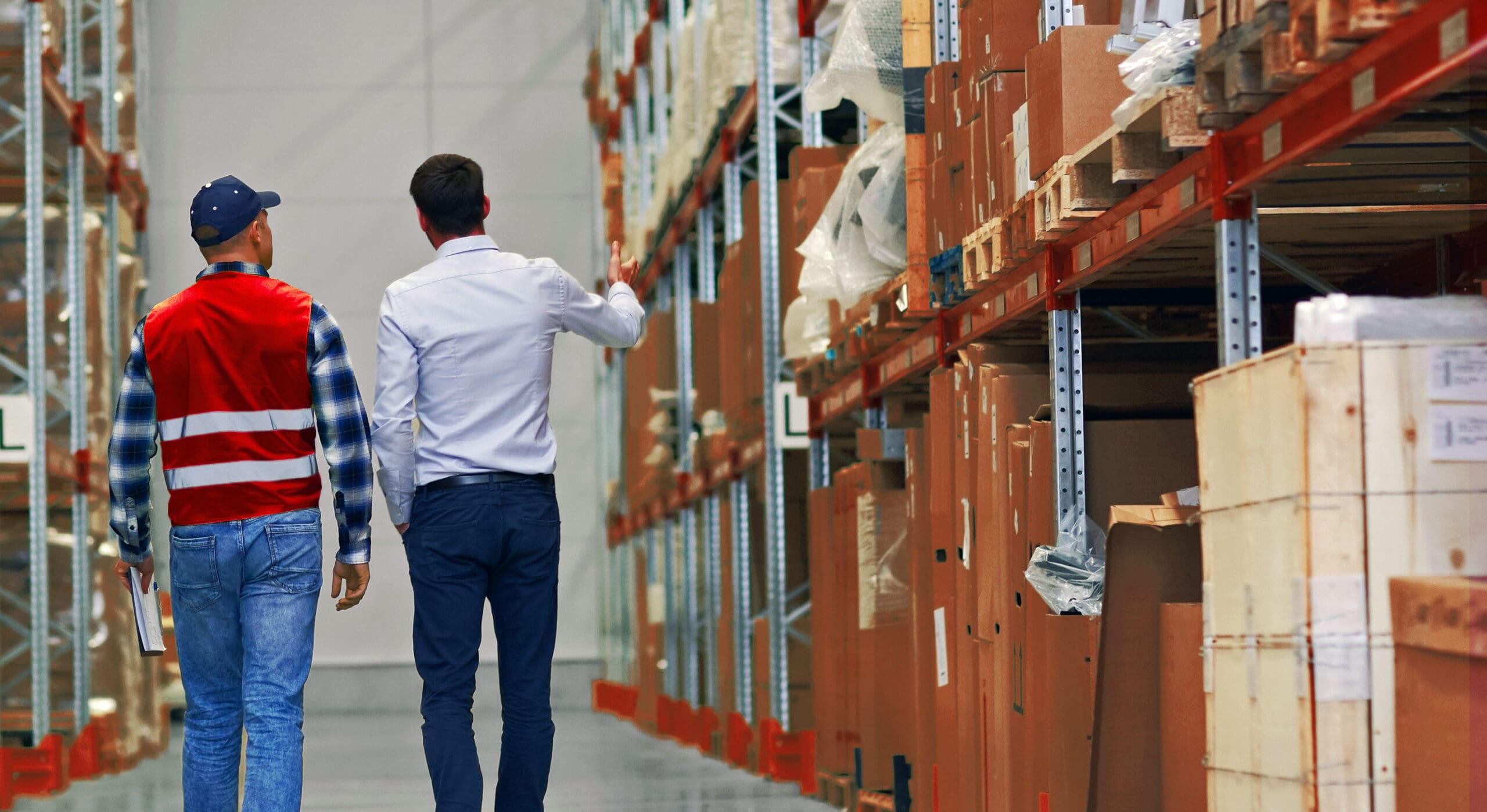 warehouse manager requesting automation consultation from expert