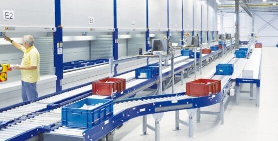 VLM ASRS Vertical Lift Module - ISD VLM ASRS Vertical Lift Module with Operator